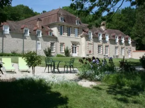 Manoir De Montflambert