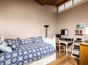 South Sierra Townhouse #103972