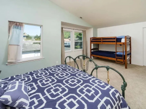 Lighthouse View - 3 Br home by RedAwning