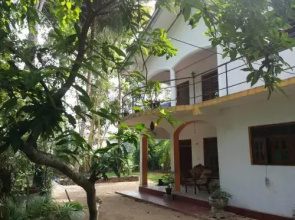 Pathum Guest House