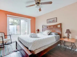 907 E Live Oak St Townhouse Unit 1 and 2
