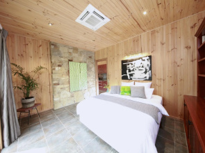 Stonehill Retreat - Private, Secluded, Luxury