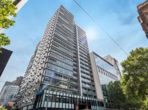 EDWARD, 3BDR Melbourne Apartment