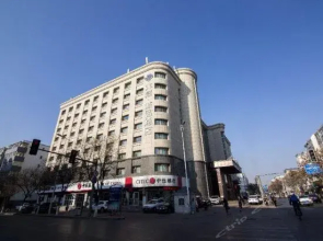 Chonpines Hotel (Yinchuan International Automobile City)