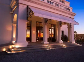 Cavas Wine Lodge