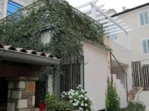 Old Stone Holiday Home