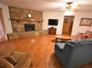 Aaa Escape - 3 Br home by RedAwning