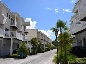 Bermuda Bay 1415 by RedAwning