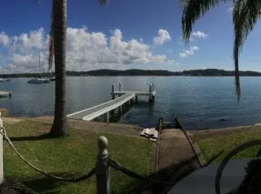 The House on the Lake @ Fishing Point, Lake Macquarie - honestly put the line in and catch fish