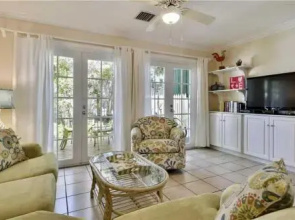 Breezy Bungalow (Townhouse)