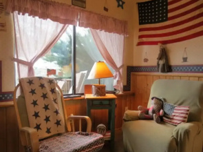 Log Cabin at Lynx Creek Farm