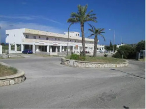 Peros Studios & Apartments