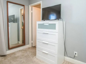 Dream Cove 3 Bd 10 min From Strip w/ Pool!