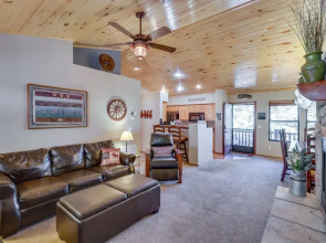 Relaxing Cabin w/ 2 Decks Near Fool Hollow Lake!
