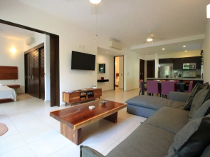 Apartment with Gym & Pools by Olahola