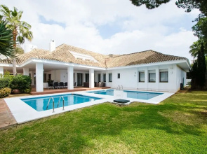 Villa Seafront IV