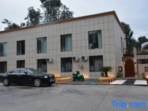 Yining Tinglin Homestay (Six star street)