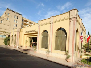 Grand Pyramids Hotel