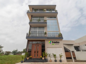 Treebo Heaven Grand Ayodhya