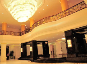 La Palazzo Hotel