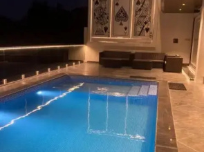 RedhomeX CASA Chino 7BHK