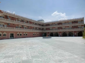 Hotel Rajwada Palace