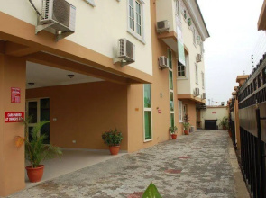 Millicent Hotel and Suites