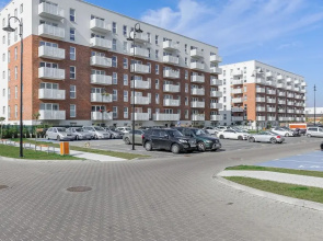 Lumina modern studio with balcony