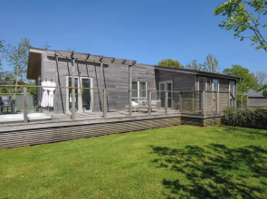 11 Meadow Retreat