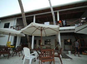 Thulusdhoo Surf Camp