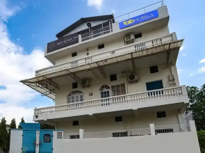 Fabhotel White Retreat Inn