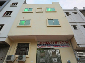 OYO 28801 Radhika Guest House
