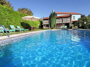 Villa - 5 Bedrooms with Pool and WiFi - 107950