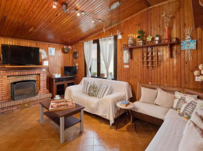 Villa Paradiso: Near beach, superb pool and garden
