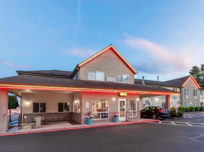 Super 8 By Wyndham Gresham Portland Area OR