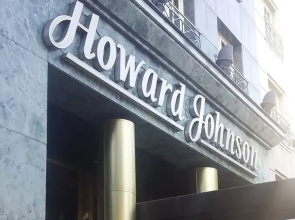 Howard Johnson by Wyndham 9 De Julio Avenue
