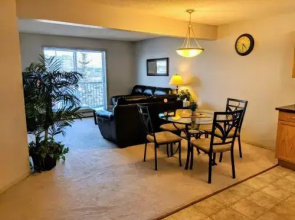 Bright 2BR U/G parking LRT&Transit 1Min Walk