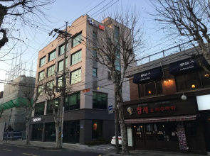 Seoul Crown 88 Guest House - Foreign Guests Only