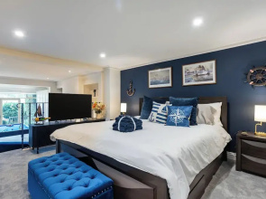 King Bed Luxury View - Captains Retreat