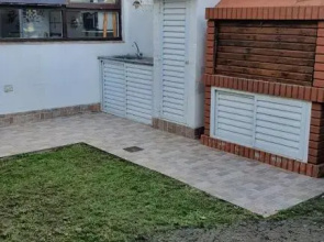 Alquiler temporario de Triplex 3 ambientes con parque y parrilla en Constitución, Mar del Plata