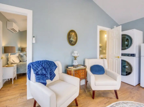 Half-mi to Dtwn: New Cottage in Jefferson!