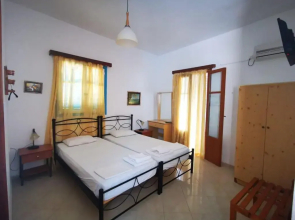 Nikos Hotel