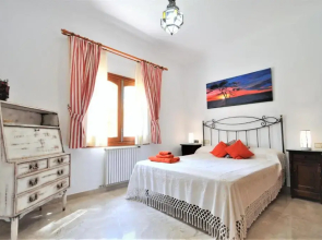 Beautiful 5-Bed House quiet area close to Campos