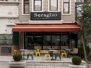 Seraglio Hotel & Suites