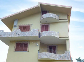 Nice Home in Montepaone With 5 Bedrooms, Wifi and Outdoor Swimming Pool