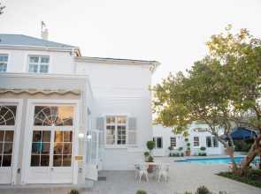 River Manor Boutique Hotel