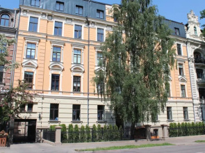 2 room apartment in embasy area