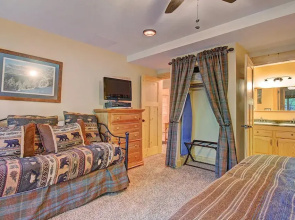 The Lift C11 1 Bedroom Condo by RedAwning