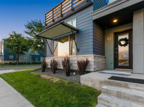 Old Town Modern New Build: Rftp Spa W/ Mtn Views!