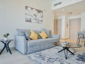 Modern Yas Island Escape w Peaceful Canal Views